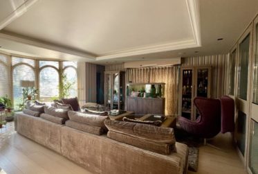 Écrin de Luxe : Villa de Maître d'Exception avec Piscine et Jardin Paradisiaque à Conches