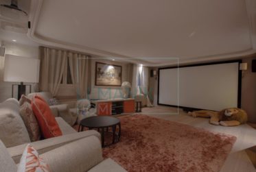 Écrin de Luxe : Villa de Maître d'Exception avec Piscine et Jardin Paradisiaque à Conches