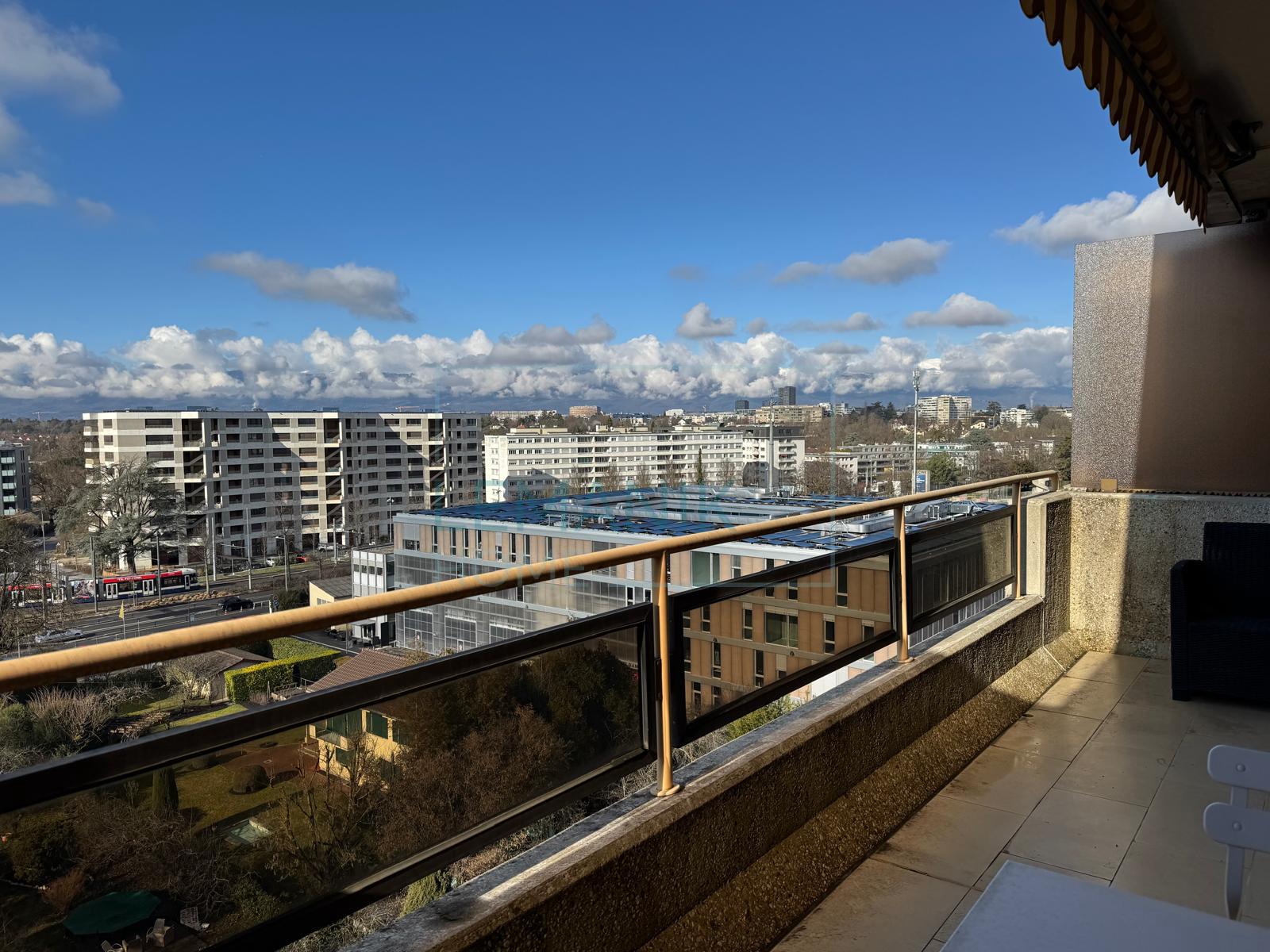 Exclusivité superbe appartement lumineux avec terrasse — proche CEVA et centre de Genève
