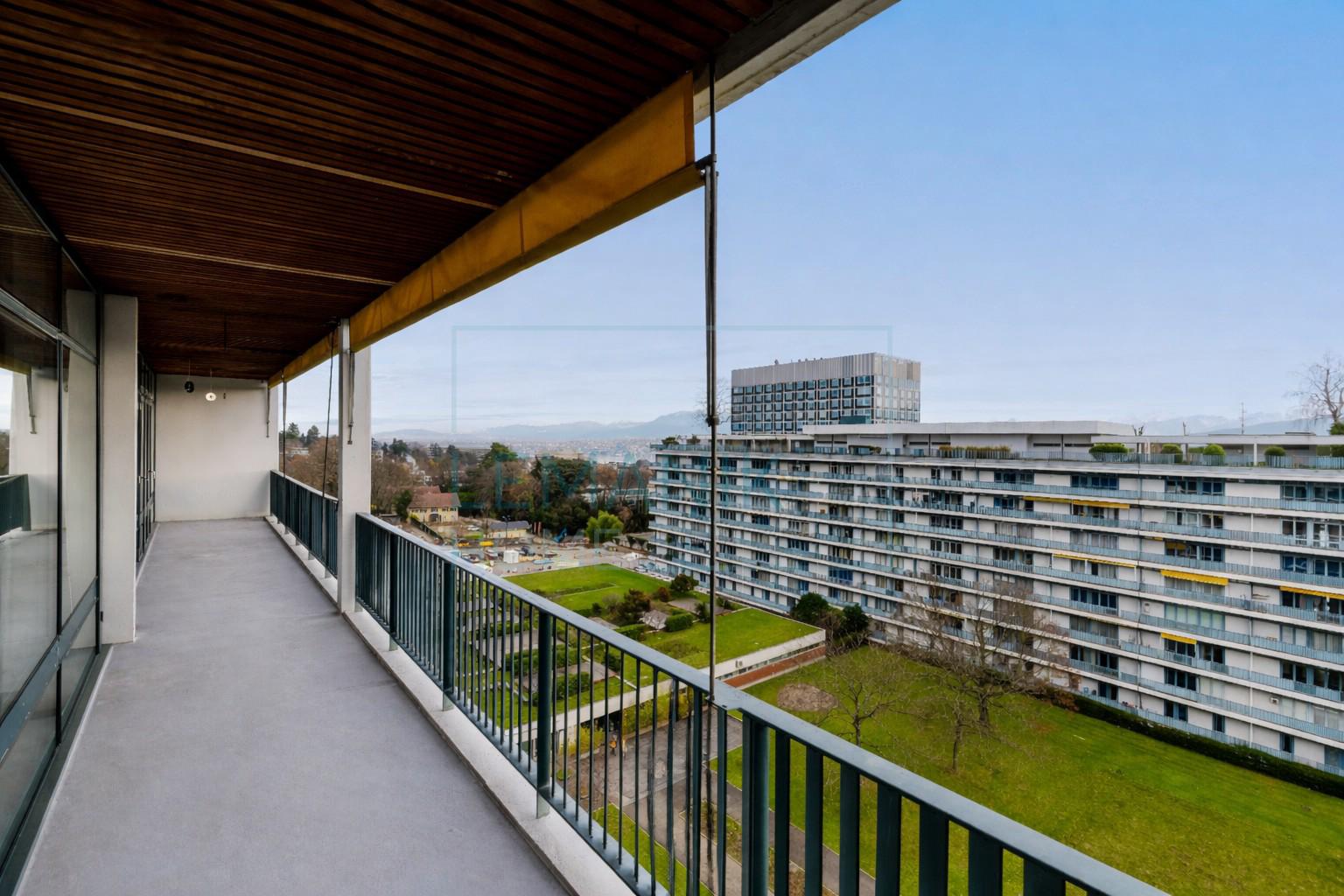 Opportunité unique : appartement de standing en étage élevé